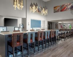 Hampton Inn & Suites Chicago Burr Ridge Yeme / İçme