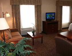 Hampton Inn & Suites Greensburg Genel