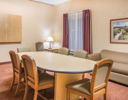 Hampton Inn & Suites Ruidoso Downs, NM Genel