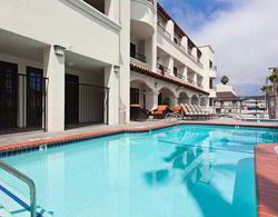 Hampton Inn & Suites San Clemente Havuz