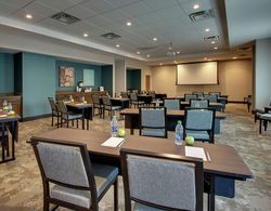 Hampton Inn & Suites Southport Genel