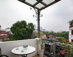 Hanoi Lakeside Premium Hotel Oda Manzaraları