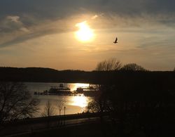 Harbor Shores on Lake Geneva Genel