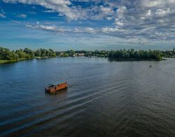 Hausboot Neustrelitz am Zierker See Dış Mekan