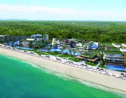 Haven Riviera Cancun Resort & Spa Plaj