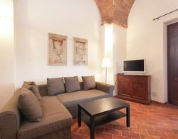 Heritage Holiday Home in Suvereto With Swimming Pool Oda Düzeni