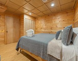 Hillside Retreat Cabin Inside Coosawattee Resort Oda