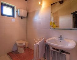 Hilltop Holiday Home Between Umbria and Tuscany With Garden Banyo Tipleri