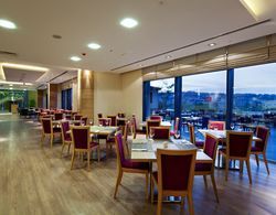 Hilton Garden Inn Istanbul Golden Horn Yeme / İçme