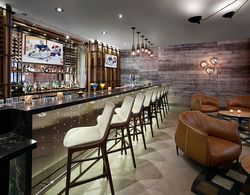 Hilton Garden Inn Toronto Airport Bar