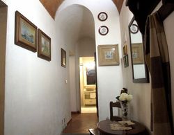 Historic Holiday Home in Pisa With Courtyard İç Mekan