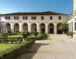 Historic Venetian Style Castle in Piombino Dese With Pool Dış Mekan