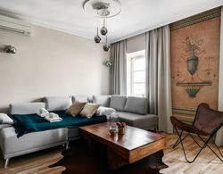 Historic Apartment With Antique Fresco at Main Square Old Town View Oda