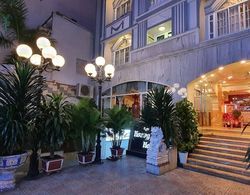 Hoang Quan Hotel Dış Mekan