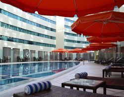Holiday Villa Hotel and Residence City Centre Doha Havuz