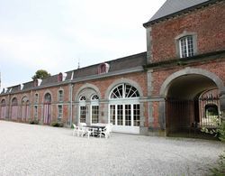 Holiday Home for 10 People set in Castle Grounds Dating Back to the 18th Century Oda Düzeni