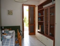 Holiday Home With Equipped Outdoor Area in Torre Dellorso Yerinde Yemek