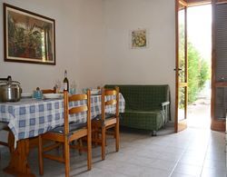 Holiday Home With Equipped Outdoor Area in Torre Dellorso Yerinde Yemek