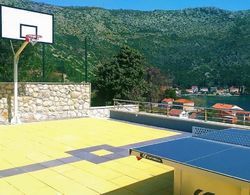Holiday Home with Private heated Pool, Sea view & Basketball Court Genel