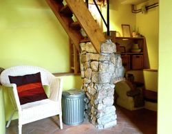 Holiday Home with Views and Fireplace in Bagni di Lucca near Lake İç Mekan