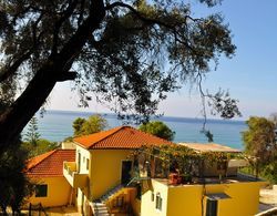 Holiday House Angelos B on Agios Gordios Beach Dış Mekan