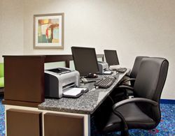 Holiday Inn Express and Suites Akron Regional Airp Genel
