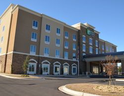 Holiday Inn Express and Suites Albany Genel