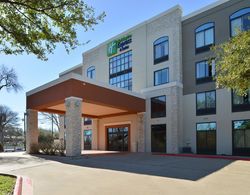 Holiday Inn Express and Suites Austin North Centra Genel