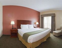 Holiday Inn Express and Suites Bedford Genel
