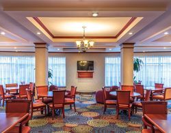 Holiday Inn Express and Suites Belleville Genel
