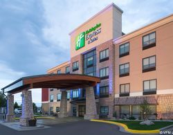 Holiday Inn Express and Suites Bismarck Genel