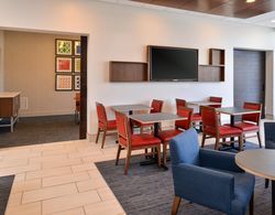 HOLIDAY INN EXPRESS AND SUITES BRIGHTON SOUTH - US Yeme / İçme