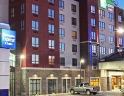 Holiday Inn Express and Suites Calgary NW Universi Genel