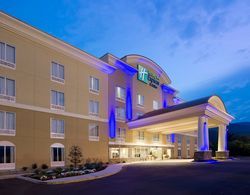 Holiday Inn Express and Suites Caryville Genel