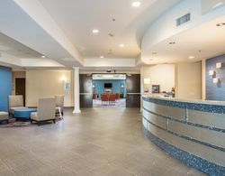 Holiday Inn Express and Suites Chowchilla Yosemite Lobi