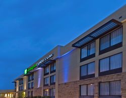Holiday Inn Express and Suites Colby Genel