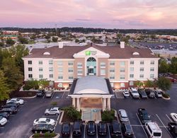 Holiday Inn Express and Suites Columbia I 26 at Ha Genel