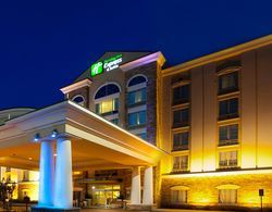 Holiday Inn Express and Suites Columbus At Northla Genel