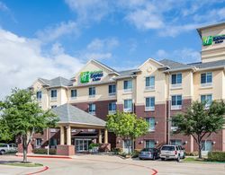 Holiday Inn Express and Suites Dallas - Grand Prai Genel