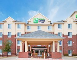 Holiday Inn Express and Suites Dallas - Grand Prai Genel