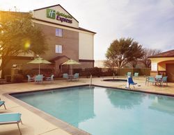 Holiday Inn Express and Suites DFW Grapevine Genel