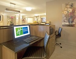 Holiday Inn Express and Suites Eden Prairie Minnet Genel