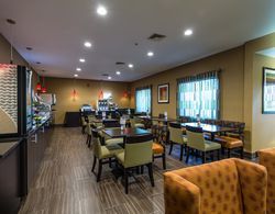 Holiday Inn Express and Suites Edmond Genel