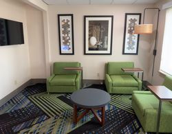 Holiday Inn Express and Suites Exmore Eastern Shor Genel
