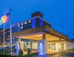 Holiday Inn Express and Suites Ft. Washington Phil Genel