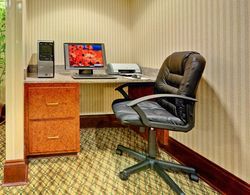Holiday Inn Express and Suites Greenwood Genel