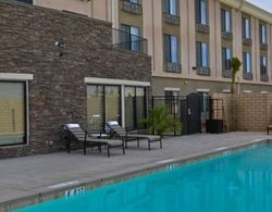 Holiday Inn Express and Suites Indio Havuz