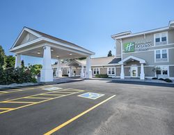 Holiday Inn Express and Suites Iron Mountain Genel