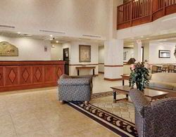 Holiday Inn Express and Suites Jacksonville SE Med Lobi