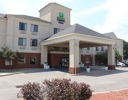 Holiday Inn Express and Suites Kansas City Liberty Genel